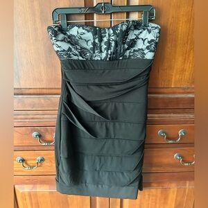 Elegant Black Lace Strapless Dress